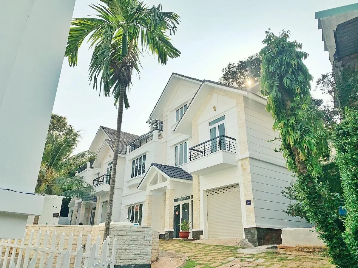 The Beachhouse Villa- 4 Bedrooms Villa- 5' To Bai Sau Beach Vũng Tàu 0*,  Vietnam